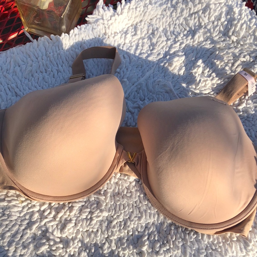 {$15 BUNDLED} VICTORIA'S SECRET Tan Nude Bra